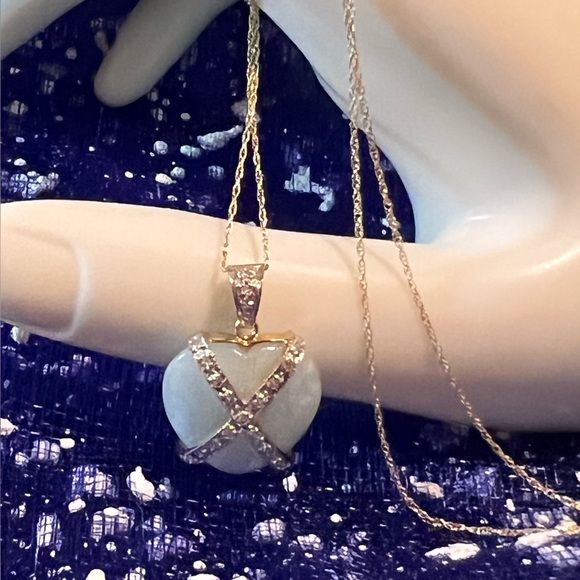 Jewelry - 14K Gold Jade & Diamond Heart Pendant Necklace